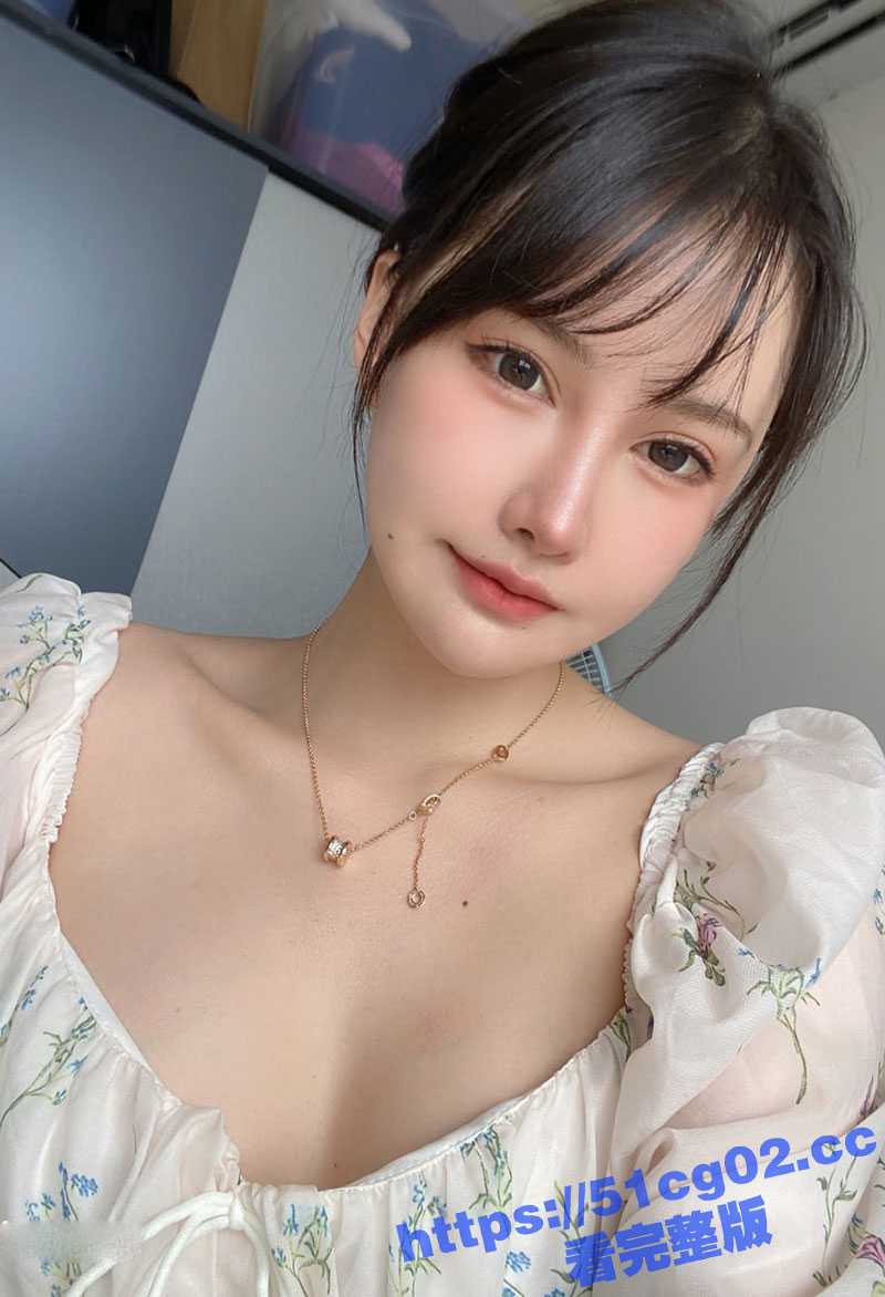 福建泉州夜店高颜值美乳卖酒女 章晓筱 为了提成直接陪用户到了床上！话说卖酒哪有卖逼赚钱呢！ - 51吃瓜网-51吃瓜网