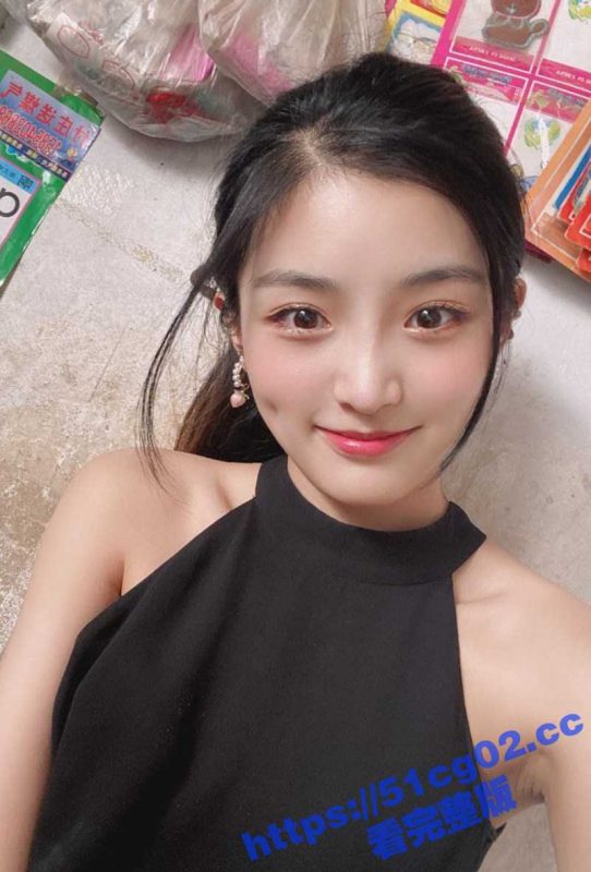 清纯美女甜过初恋 被渣男拿下后炫耀给兄弟们看 自慰抽插超反差 假阳具比她手腕还粗-51吃瓜网