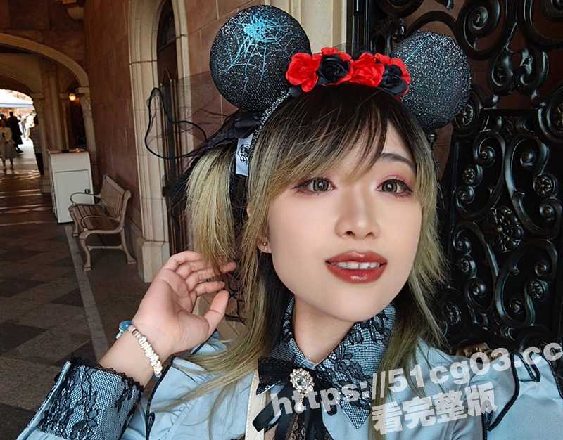 可爱美少女 被小鸡巴肥猪男友 夹住头拽着头发 爆操嘴巴口交 操嘴跟操飞机杯一样-51吃瓜网