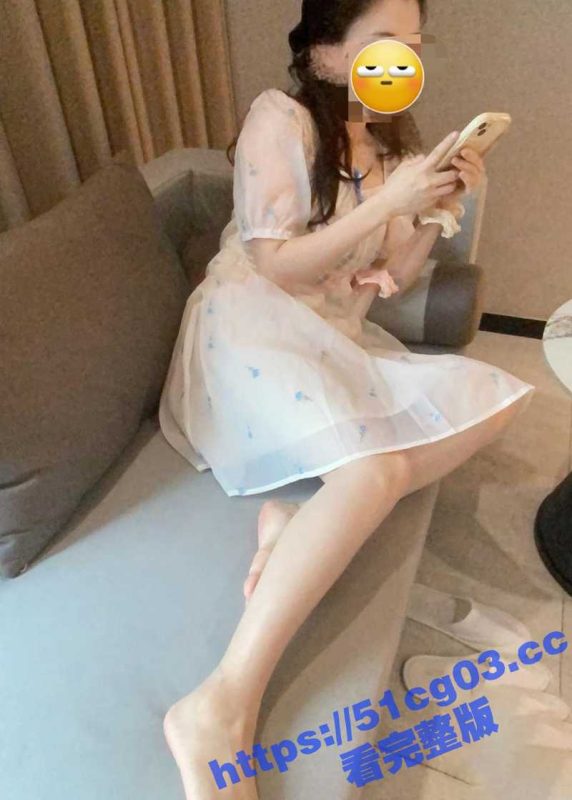 海角真实兄妹乱伦私拍   酒店内射中出 淫水超多的可爱嫩嫩的亲妹妹 淫语对话字幕-51吃瓜网