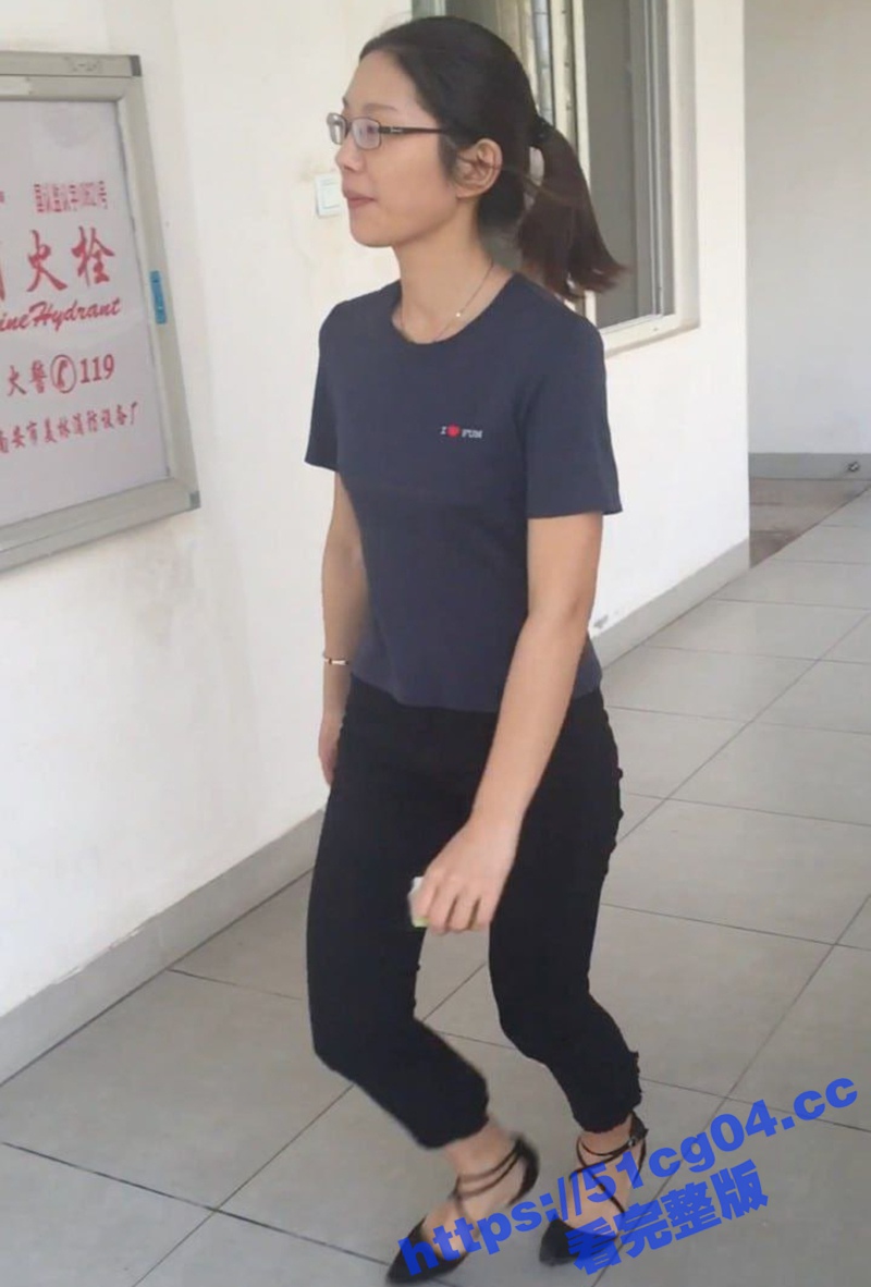 泉州南安逆天学生只因不满老师管教 就偷拍班主任上厕所 还把老师厕拍放尿视频曝光 - 51吃瓜网-51吃瓜网