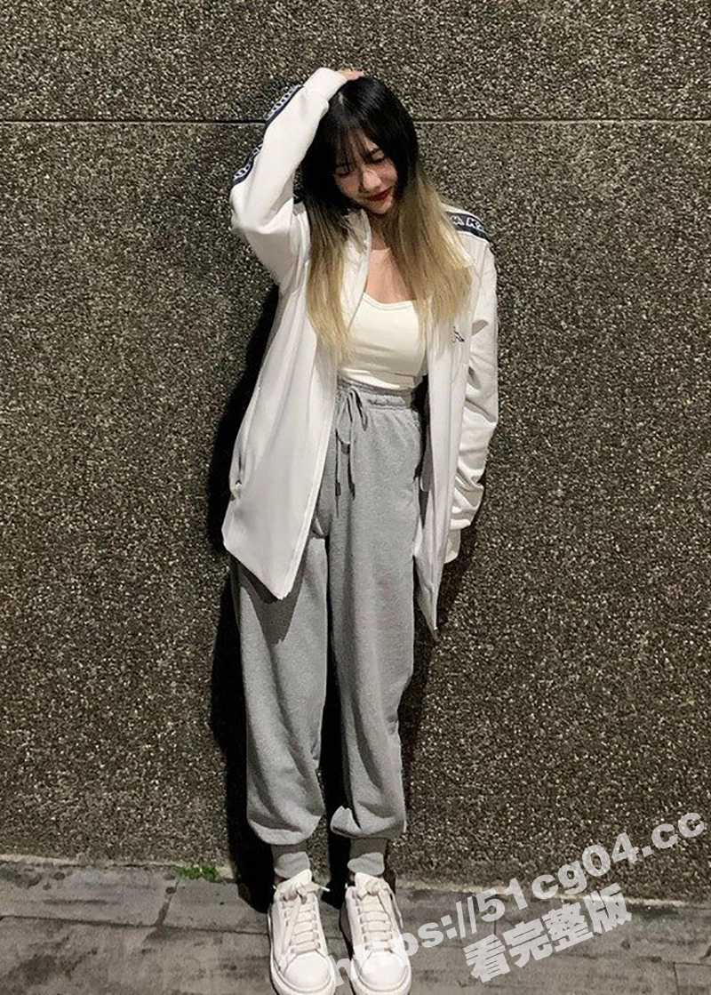 超骚的大奶短发美女与男同学刺激3p打炮性爱私拍视频泄密 年轻的身体就是够疯狂！ - 51吃瓜网-51吃瓜网