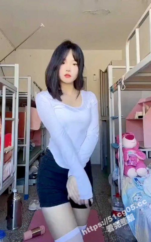 咸宁职业技术学院 刘欣瑶 曾在学校男厕自慰 幻想自己被当成肉便器随意使用-51吃瓜网