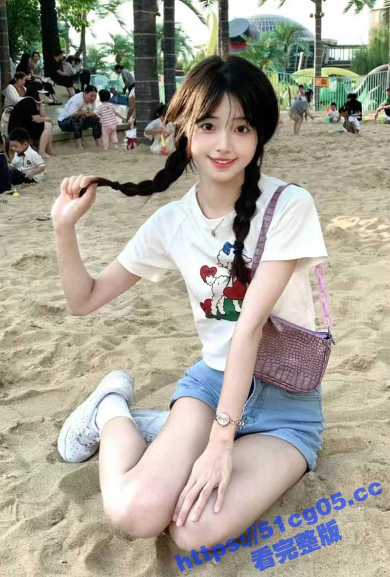 兄妹乱伦！准大一新生妹妹初长成 阳台打电话被我按在地板上爆肏 无套抽插白皙蜜臀粉嫩美鲍！ - 51吃瓜网-51吃瓜网