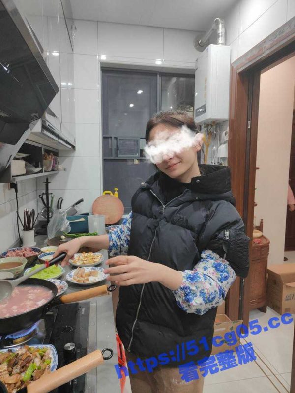 人前女神 人后母狗 刮掉逼毛的高颜值留学生 陈洁妮 被老外干的直接失声 反差到极致-51吃瓜网