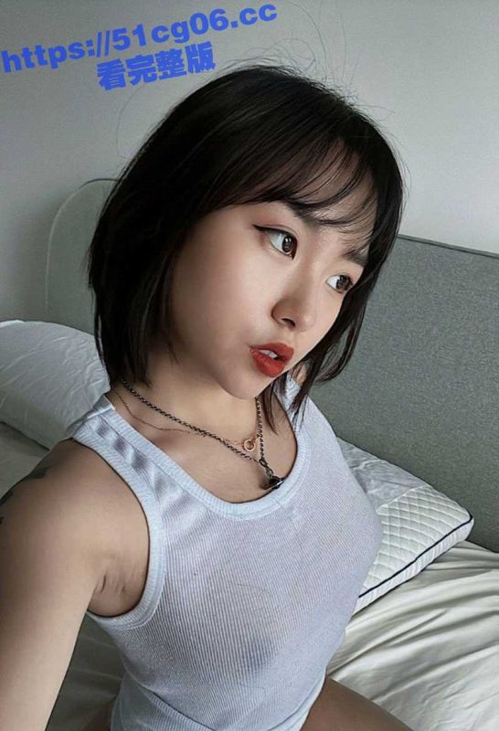 健身博主也爱玩反差 翘臀女神御姐范儿十足！ 私下将水晶棒自慰插穴视频献给网友看！-51吃瓜网