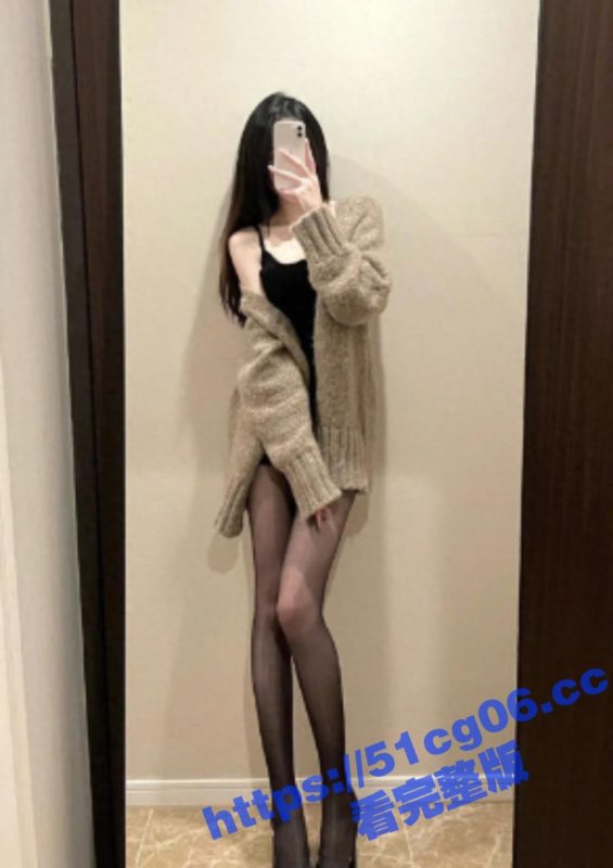 故意操嫂子给表姐听 淫荡的叫声被表姐听到后 饥渴难耐的她也加入了战斗-51吃瓜网