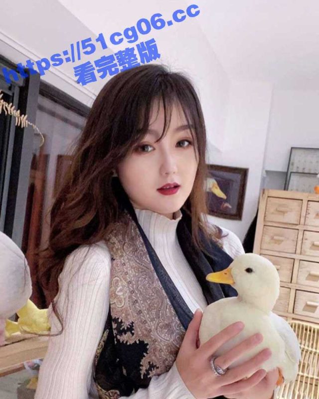 陕西骚货 张亚虹 跟男友激情啪啪 骚货在床上特别风骚 能舔会叫 被男友操到脸上出现潮红 全程浪叫不停-51吃瓜网