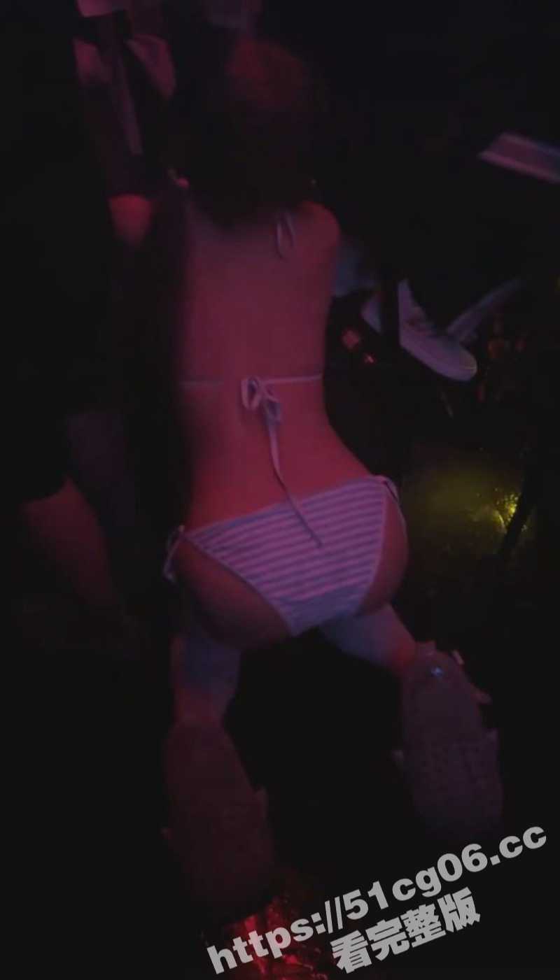 全网疯求青岛OWL酒吧!双马尾小萝莉在包厢内穿着比基尼做主人的任务! - 51吃瓜网-51吃瓜网