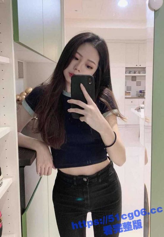 土豪包养的极品学生妹 皮肤白嫩身材完美 翘臀美腿超级诱人 吃鸡一流小穴敏感 这身材真是没谁了-51吃瓜网