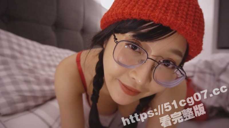 泰国人气ASMR主播 Deerlong 性爱自慰私拍精选 大奶眼镜妹极度淫骚 质量很高！-51吃瓜网