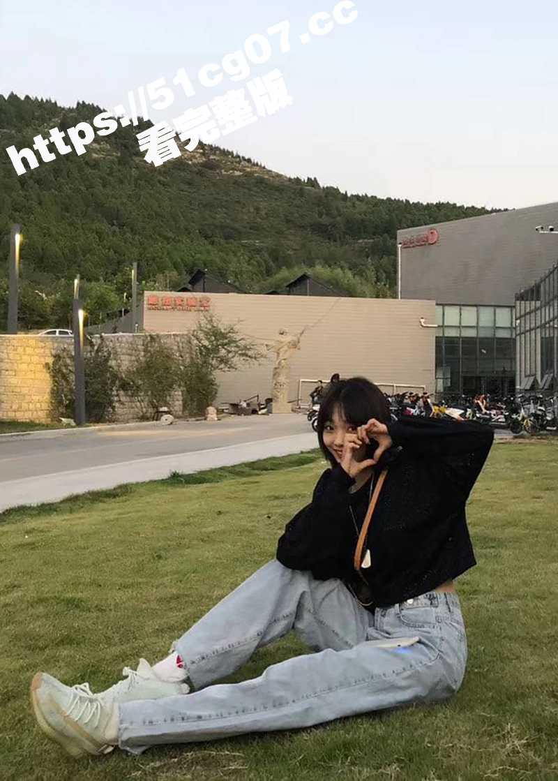 艺校舞蹈系小嫩妹宿舍全裸展示高难度一字马 淫荡自慰带出丝丝粘液 诱惑淫声骚叫 - 51吃瓜网-51吃瓜网