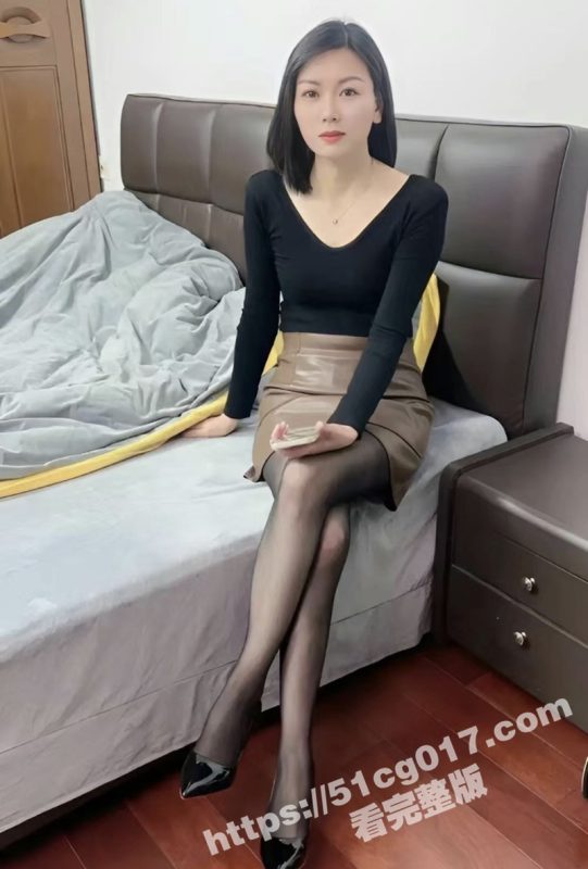 偷吃隔壁美艳少妇 高挑苗条身材 开档黑丝骑乘啪啪 高潮淫水狂喷 让人大开眼界！-51吃瓜网