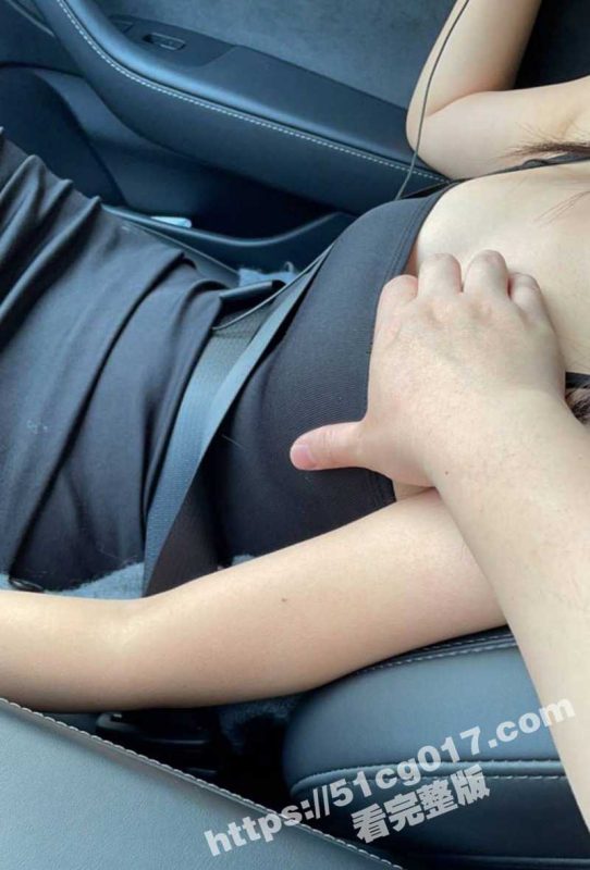 真实情侣自拍 户外公园天桥野战 真空无内后入啪啪 随时有可能被人发现 太刺激了！-51吃瓜网