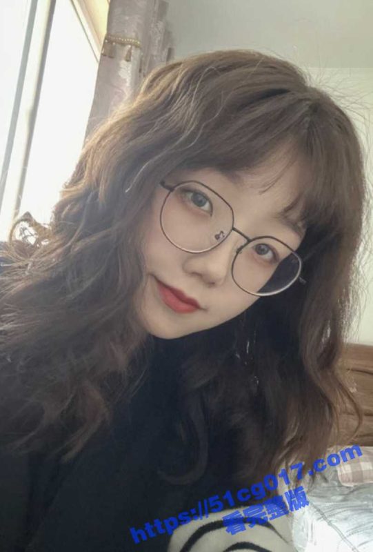 投稿微胖女学生 兼职暑假工 自拍性感照勾引热心肠老板 顶级丰乳肥臀真耐操啊！-51吃瓜网