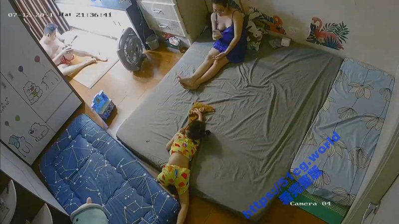 家庭摄像头流出 夫妻晚上分床自嗨 玩嗨了也只能等孩子睡着了才开始做爱-51吃瓜网