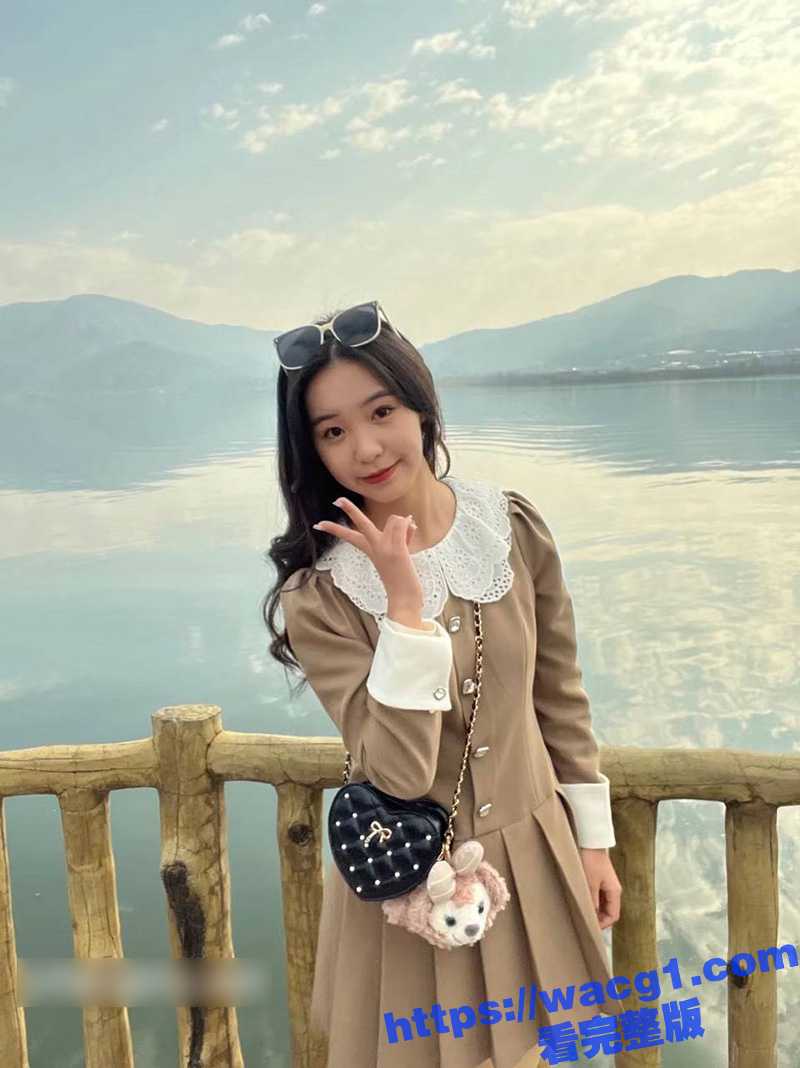 清纯风高颜值反差婊 还是在校女大学生 但极度的拜金 空闲时间约炮金主 还玩3P车震毒龙调教 天生的鸡巴套子 - 51吃瓜网-51吃瓜网