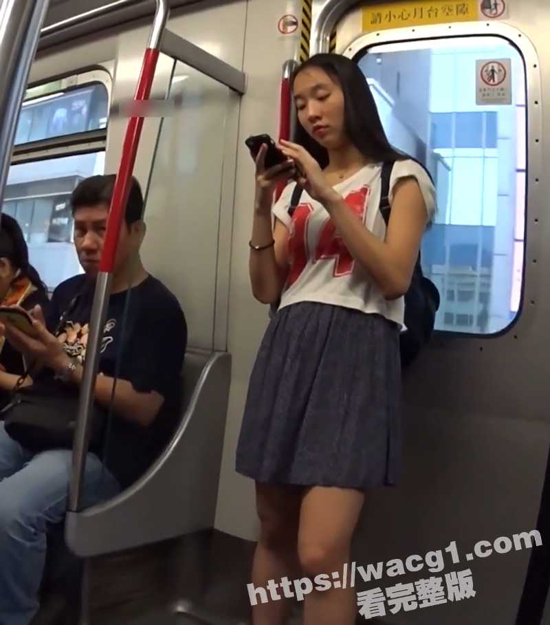 大神商场抄底偷拍 各种齐逼短裙蕾丝骚内 亮点是一位清纯美少女 居然真空出门真骚气啊 - 51吃瓜网-51吃瓜网