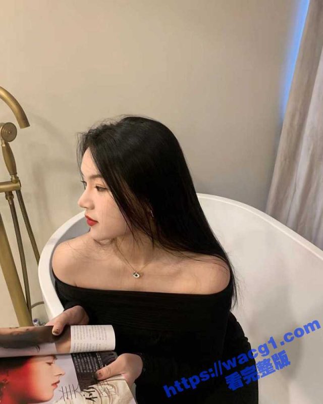 南京师范大学贫乳学生妹 李卿若 身材高挑 颜值也是一等一 跟学长约炮爱爱 穿着丁字裤女上位疯狂榨汁-51吃瓜网