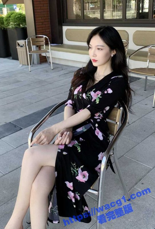 颜值女神婚后暴露本性 姣好身材 修长玉腿 天天上演情趣诱惑 这大哥也太性福了吧！-51吃瓜网