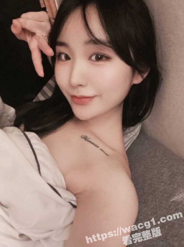 颜值超高的韩国妹子分手遭前男友爆出大庭广众口交颜射还有做爱自拍视频 妹子颜值身材都属一流-51吃瓜网