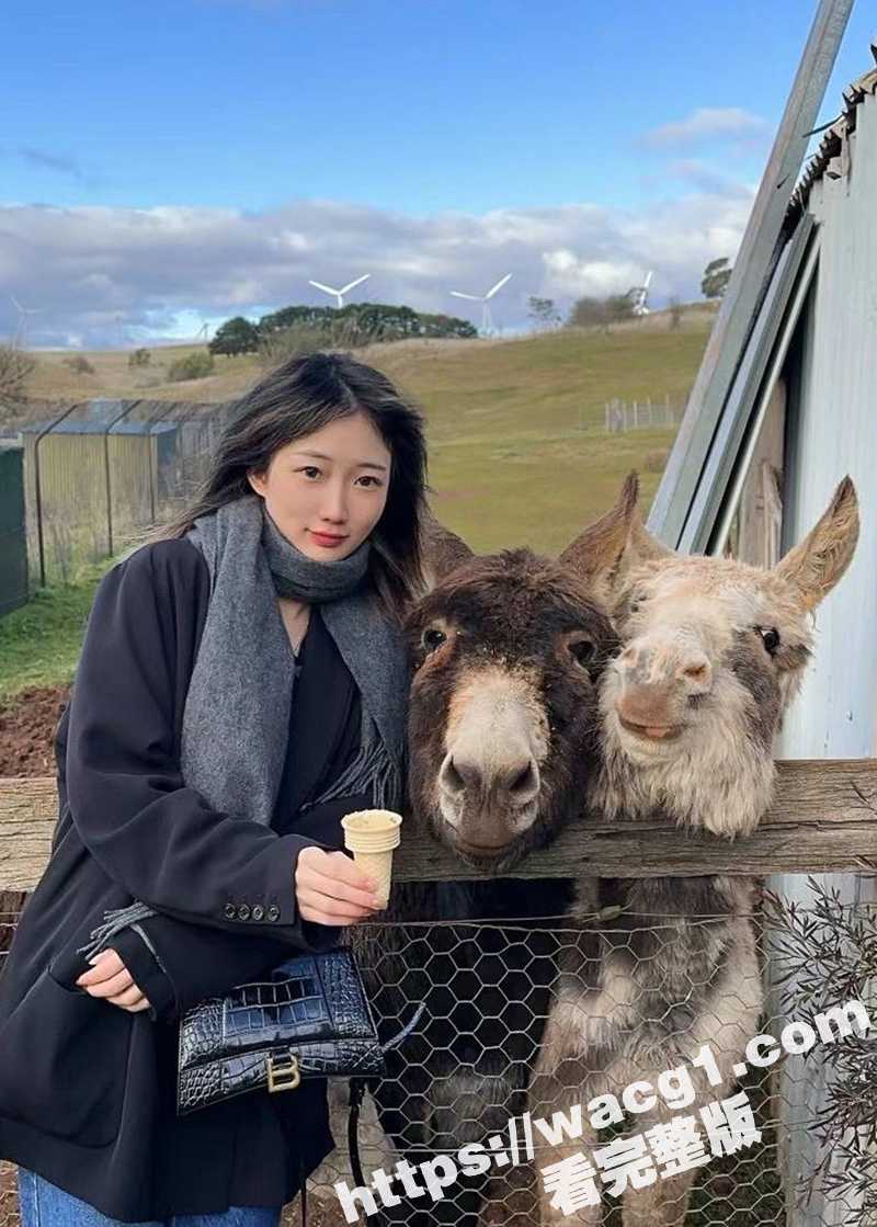 美国留学生 杨紫梓 为钱做外围援交 骚母狗穿裙子绝对不穿内裤 不分场合随时随地都能操逼！ - 51吃瓜网-51吃瓜网