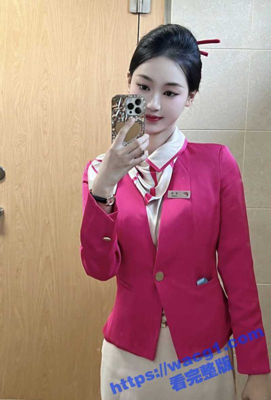 浙江长龙航空02年空姐女友 下班与我相约酒店 后入抽插蜜桃臀 难忘的七夕之夜！-51吃瓜网