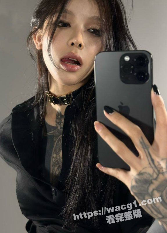 推特极品福利姬 花臂纹身女神自慰私拍流出 极品白虎美鲍加上完美胸型 这颜值与身材简直太顶了！！！-51吃瓜网