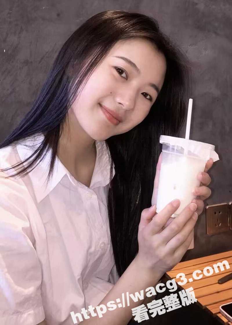 高颜值成都清纯妹子 柳曼 被一杯秋天里的第一杯奶茶感动 主动自慰给哥哥看 粉红小穴超嫩 一看就没被开发过! - 51吃瓜网-51吃瓜网