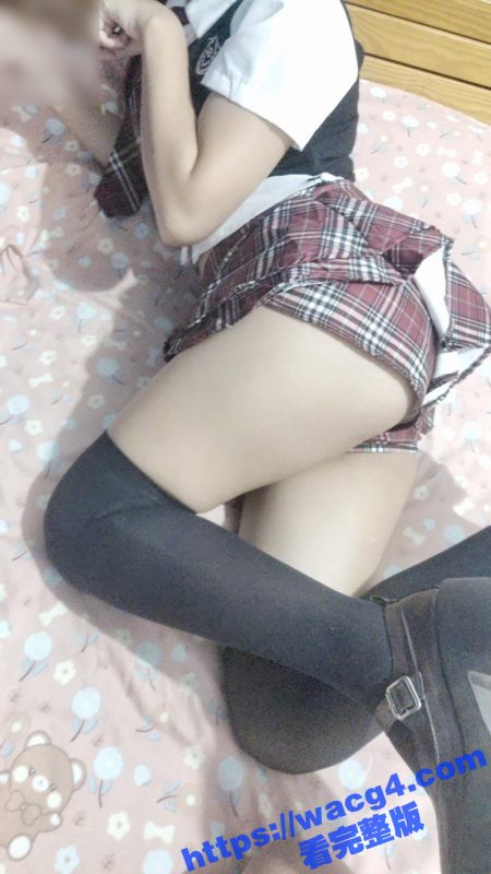 穿JK的性感女儿 让我颤抖不已 抱着性感美腿 操着稚嫩的小穴 再抱着肥臀疯狂后入享受乱伦的刺激-51吃瓜网