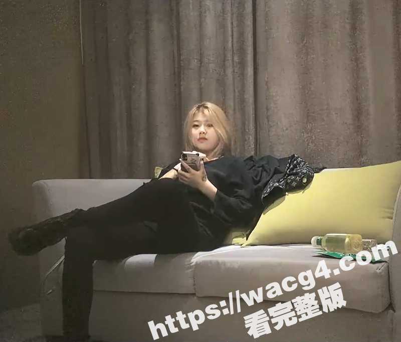 探花长腿金发小妹 还是个有原则的骚鸡 没男友可以无套 但现在有男友绝对不行 太刺激了硬是干了两次-51吃瓜网