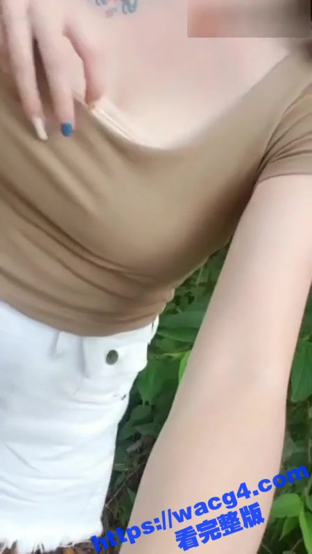 成都小少妇户外勾引路人 蹲下来给老哥一顿口 幽静的小路上后入爆操 玩的就是心跳！-51吃瓜网