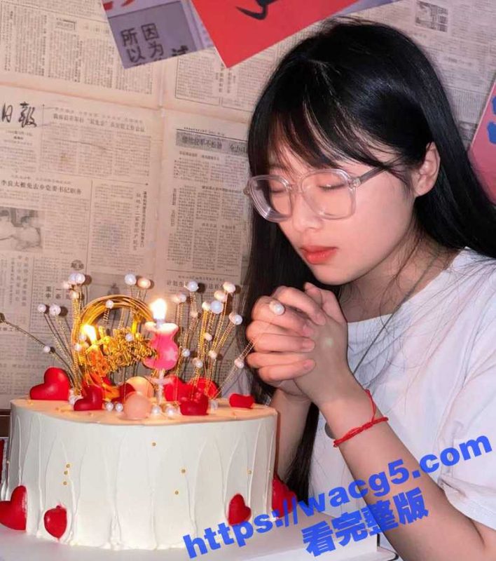 哈尔滨医科大学段闰琳 18岁眼镜嫩妹 成人礼当天被无套内射 小嫩穴从此变骚逼 可以随便操了-51吃瓜网