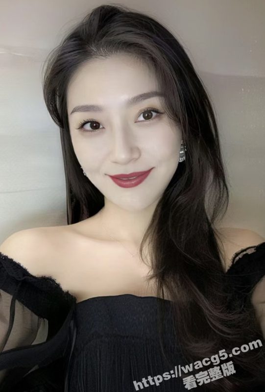 抖音网红少妇秋雨 定制私拍流出 红色情趣内衣搔首弄姿 简直骚气十足！-51吃瓜网