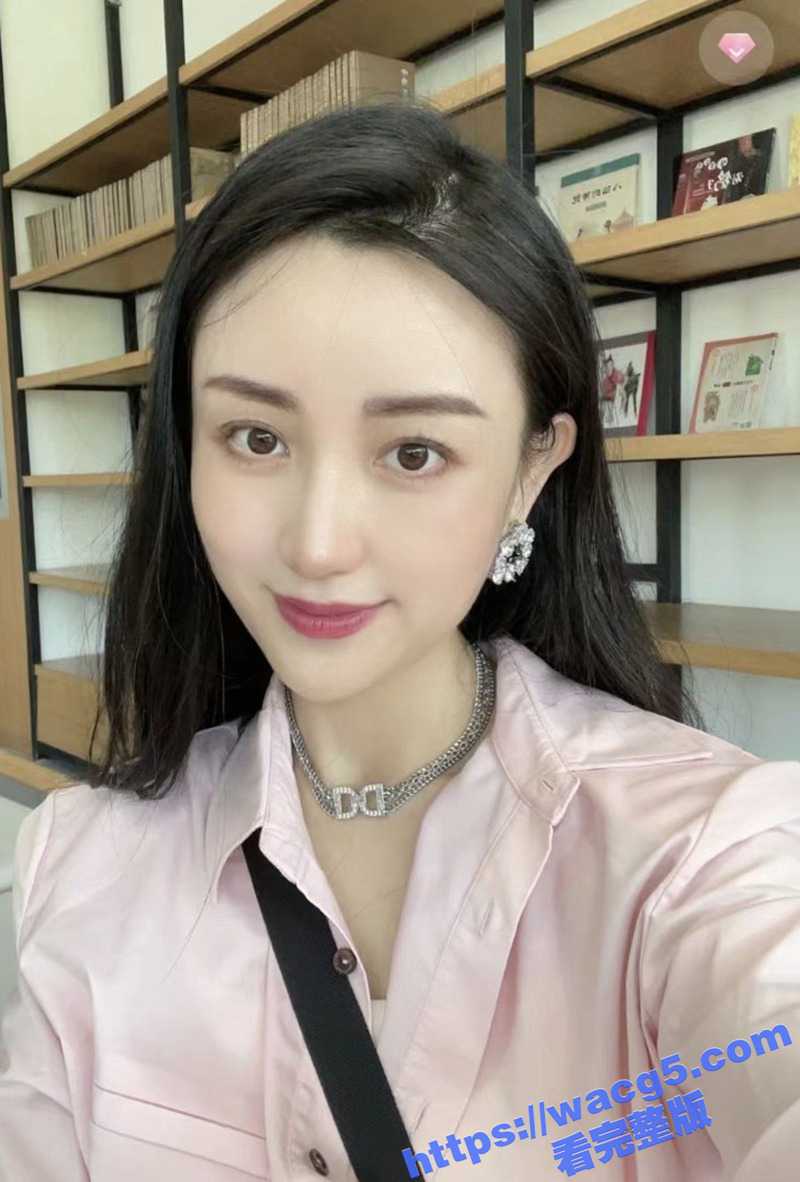 约炮气质少妇姐姐 穿着黑色骚内饥渴求操 翘着骚臀后入狂肏 让人欲罢不能！ - 51吃瓜网-51吃瓜网