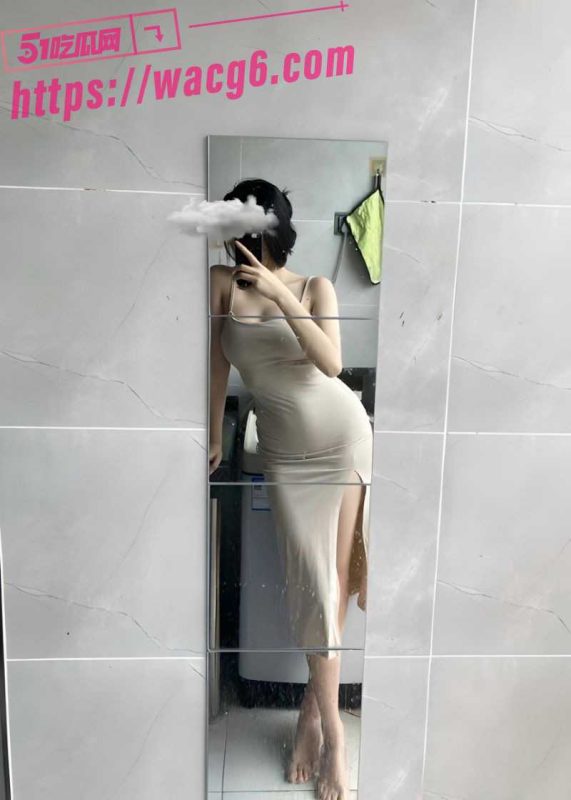 上海大奶骚货 宋佳佳 在合租公寓背着舍友露奶给网恋对象看 这大奶真诱人啊！-51吃瓜网