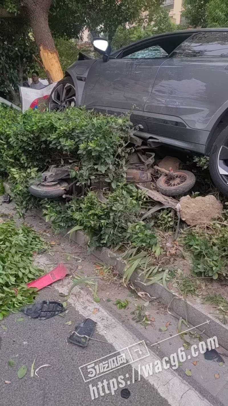 新瓜速递 张家港市金厦阳光经典花园 极氪 001 撞死三个人车上竟然坐着是小三 - 51吃瓜网-51吃瓜网