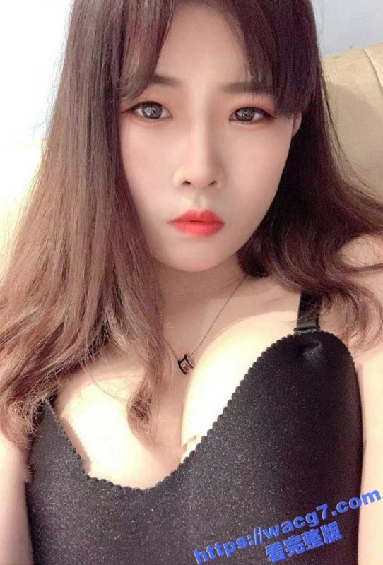 网聊台湾少妇 竟主动发自拍露脸视频 性感诱惑暗示 看来是被调教了啊！-51吃瓜网