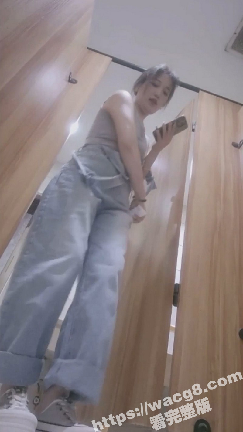 商场女厕偷拍系列 多位年轻少女和少妇露脸露逼 更有打暑期工的黑衣美眉不停抠逼! - 51吃瓜网-51吃瓜网