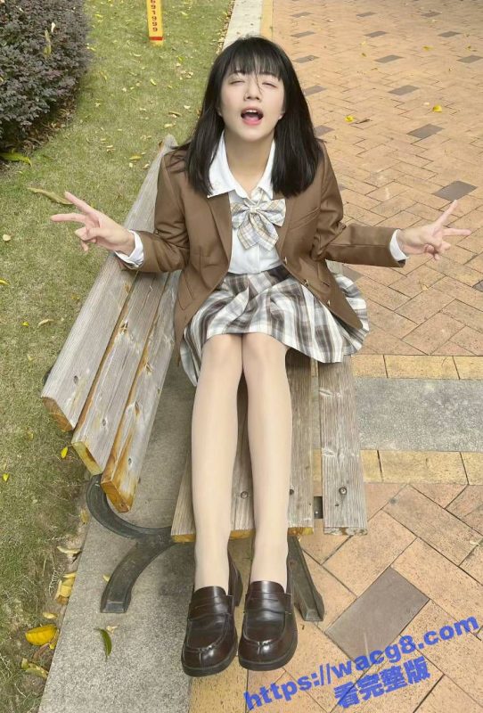 jk学生妹跟男友户外野战 第一视角后入操逼 无套内射后精液流一地！-51吃瓜网