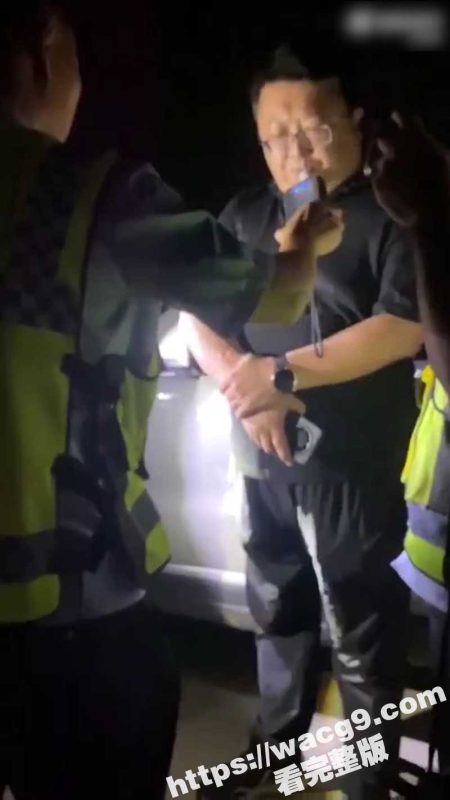 平邑县柏林镇 纪委书记梁某欣 被查酒驾拒不下车 当地回应 此人已停职接受调查-51吃瓜网