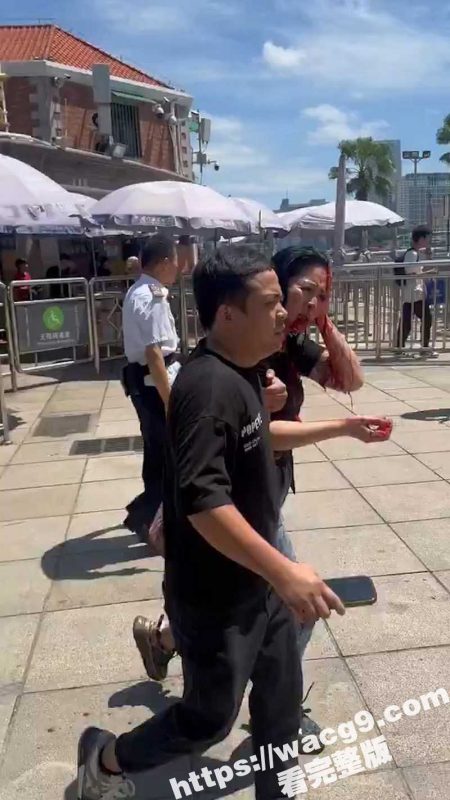 突发事件!厦门一对夫妻从思明区法院鼓浪屿分院办理离婚后 丈夫突然从包里拿出折叠刀捅向妻子头部-51吃瓜网