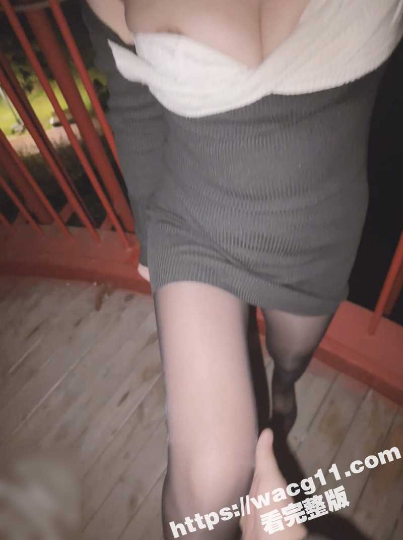 乱伦大神野战亲妹妹 性感大奶妹妹 穿低胸装配黑丝一起逛公园 拉到树林直接扯开后入 太刺激了 - 51吃瓜网-51吃瓜网