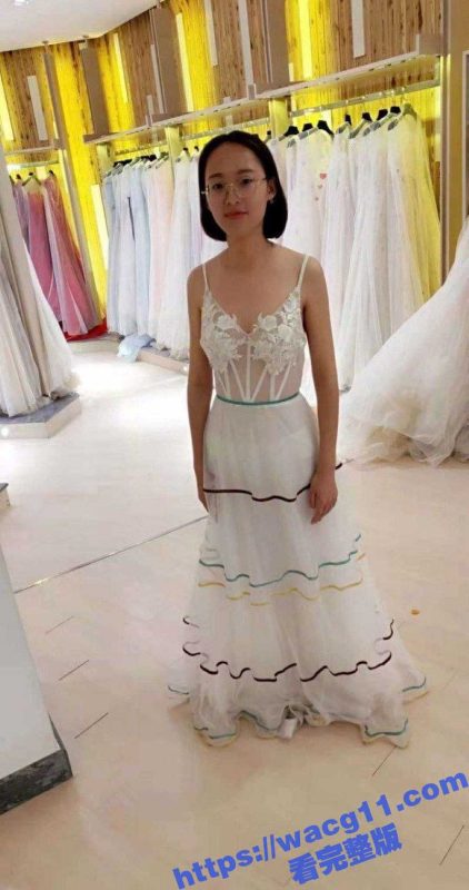 骚骚的眼镜妹 到了床上瞬间化身淫荡母狗 主动的让人害怕 完全就是个全自动的机器人！-51吃瓜网