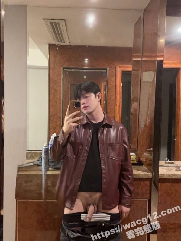 帅哥男模和女模特露脸性爱视频流出 极品女模特在线吃鸡被爆操 口完清理时居然流口水了！-51吃瓜网