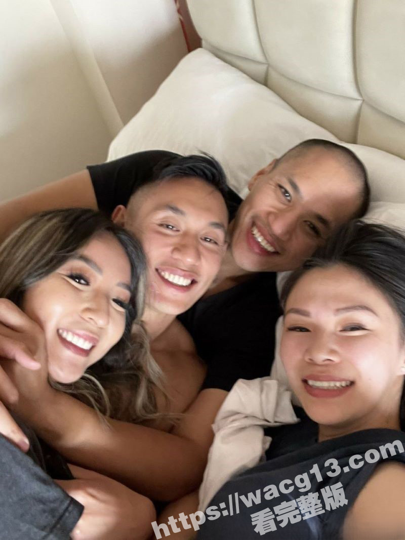 淫荡夫妻线下聚会 绿帽奴贡献娇妻给老外玩弄 肆意口交啪啪激战大奶少妇 现场淫靡不堪！ - 51吃瓜网-51吃瓜网