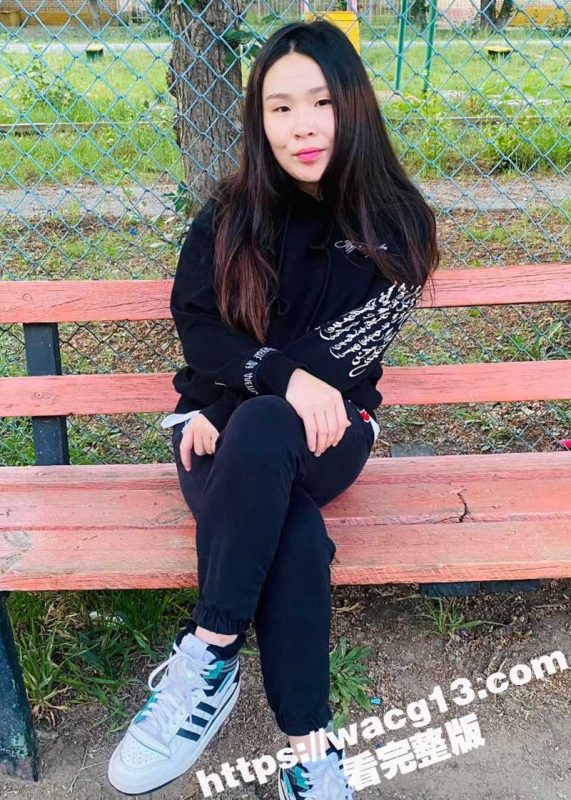 内蒙古Live show老板娘 霞姐 在自家酒吧被大学生灌醉后拉去酒店迷奸过程被偷拍！-51吃瓜网