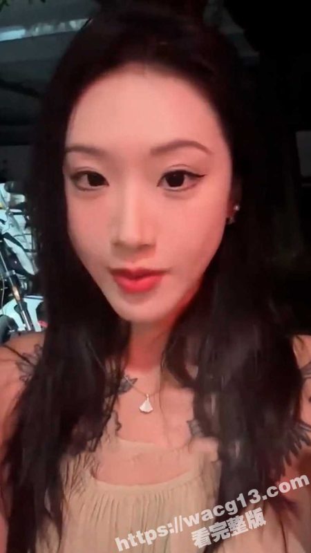 抖音网红跟外国老公在三亚度假  身穿比基尼太暴露遭男人盯着看 便随手在网上吐槽却引来一堆网友热议围观-51吃瓜网