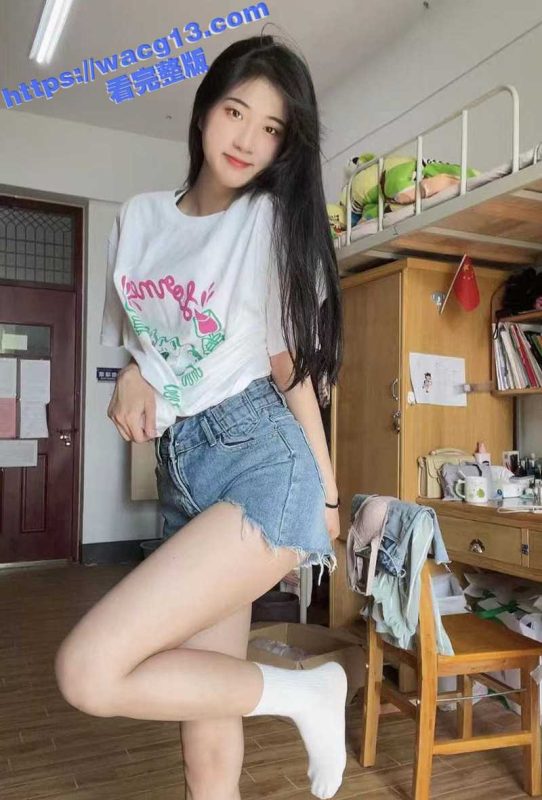 投稿约炮苗条美女学生妹 性感大长腿小蛮腰 青春气息扑面 酒店房间内无套爆插疯狂内射！-51吃瓜网