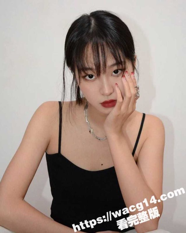 湖北中南财大校花 周芸芸 短发美腿最骚浪少女 酒店网袜诱惑激战内射爆爽！-51吃瓜网